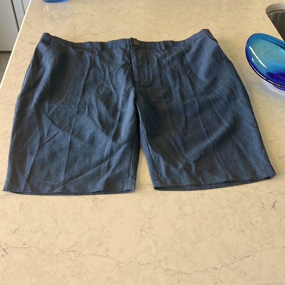 Antigua men's golf shorts, zipper fly lightweight stretch fabric size 2XL